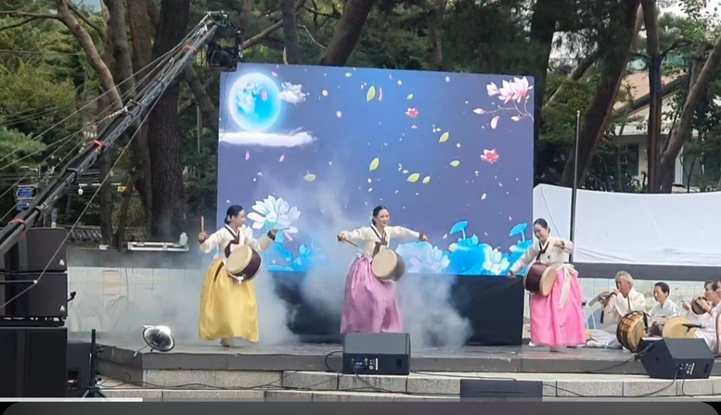 한누리예술단 야외 무대 공연